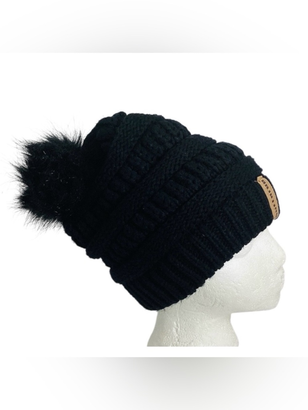 💚 Queenfur Black Knit Beanie with Removable Pom Pom